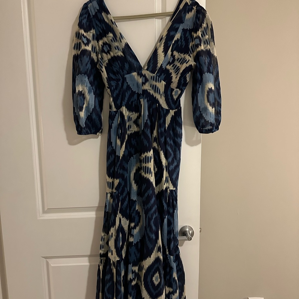 LOVE THE LABEL Chic Blue Patterned Long Sleeve Dress